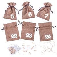 Adventskalender jute zakjes 13 x 18 cm - naturel donker + witte cijfers Kerst tassen