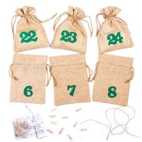 Adventskalender jutezakjes 13 x 18 cm - lichtbruin + groene cijfers Kerst tassen