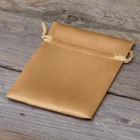 Satijnen zakjes 10 x 13 cm - goud Kaarsjes